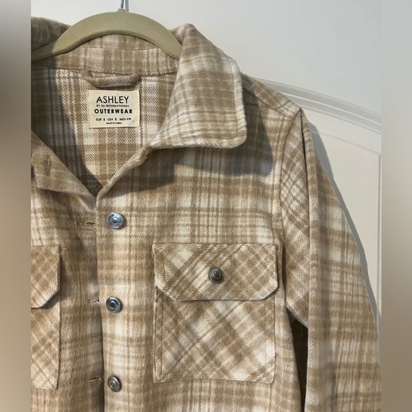 Ashley Outerwear Plaid Cropped Shacket Jacket Size Small - Picture 3 of 5